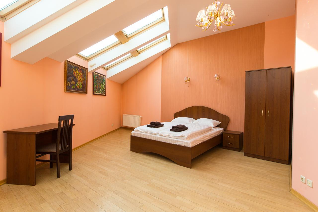 10 Rooms Lviv Exterior foto