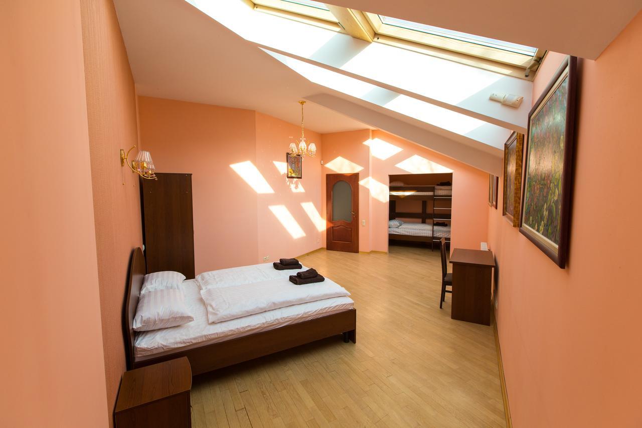 10 Rooms Lviv Exterior foto