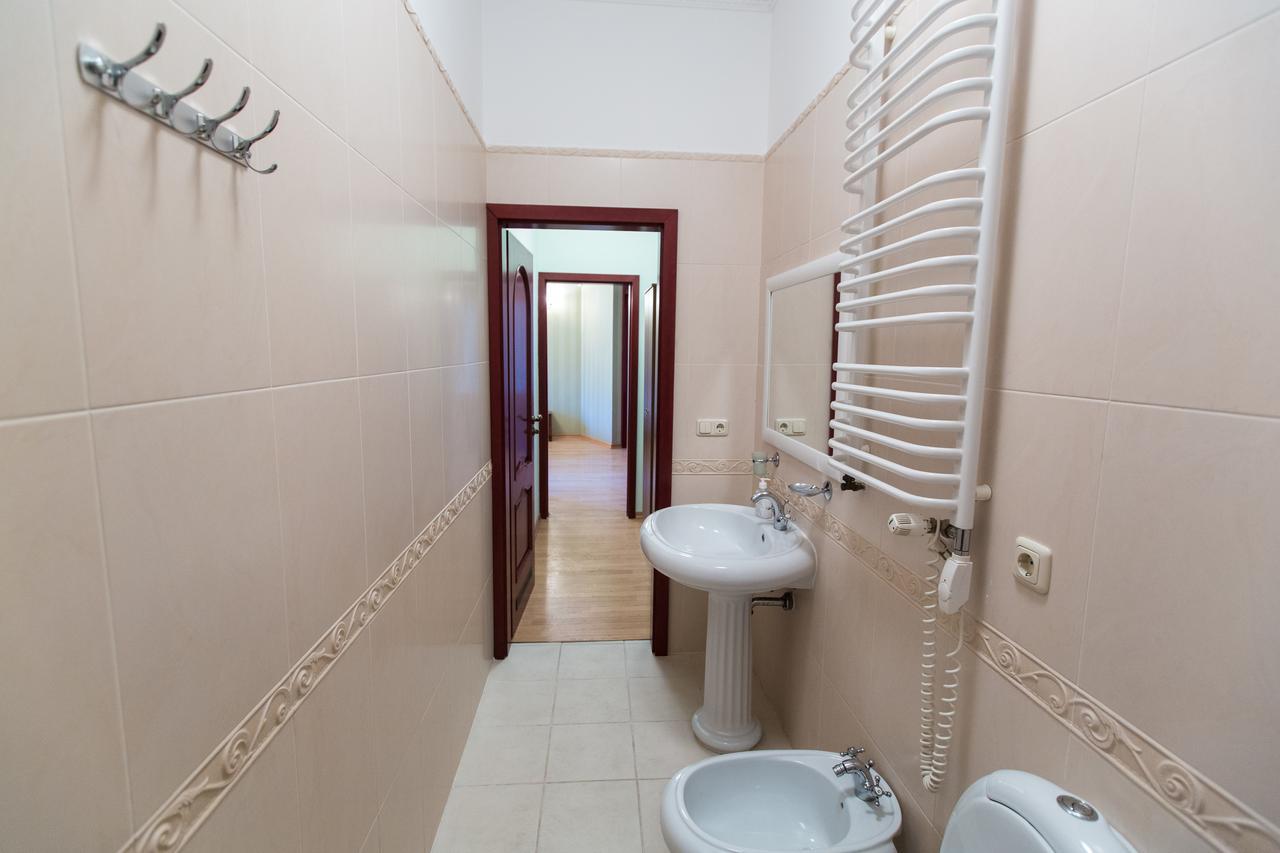 10 Rooms Lviv Exterior foto