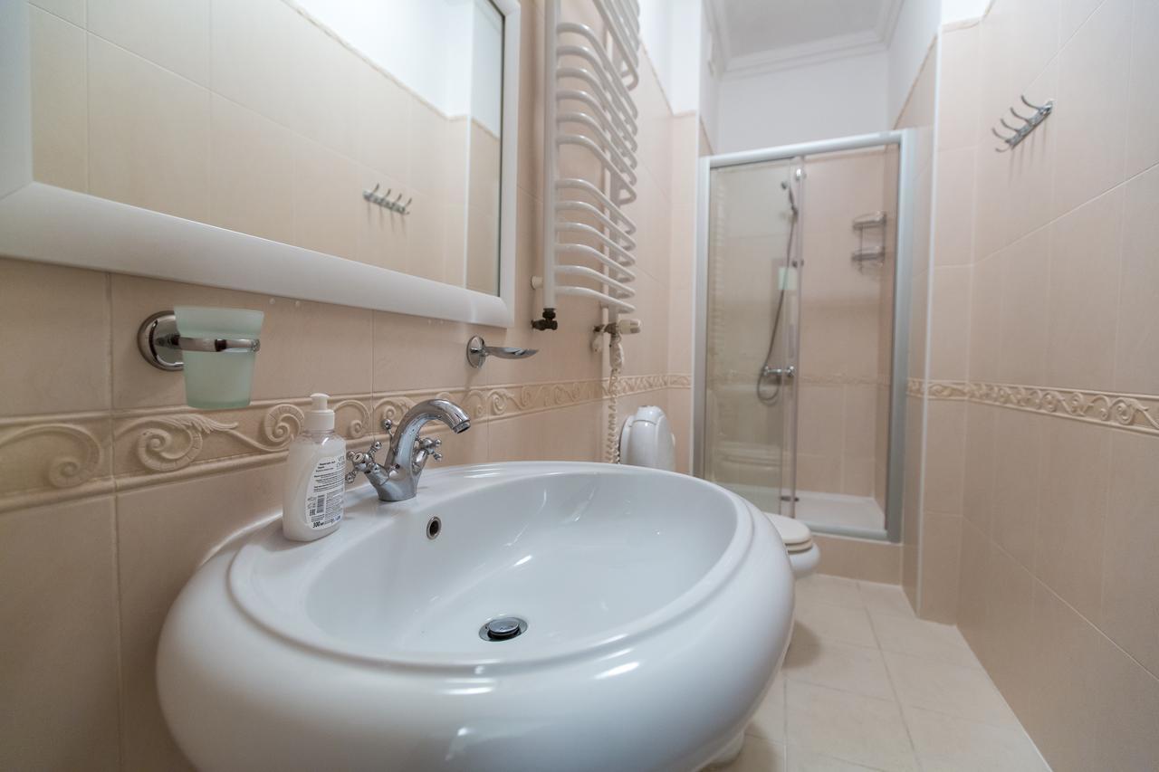 10 Rooms Lviv Exterior foto