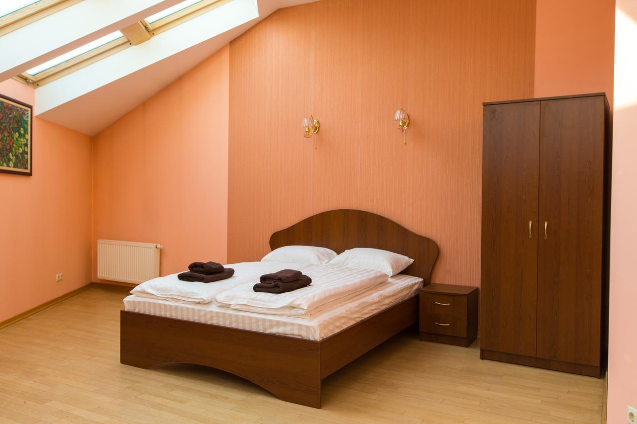 10 Rooms Lviv Exterior foto