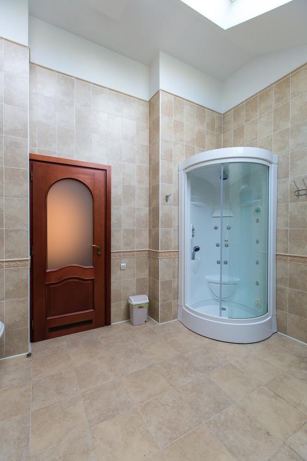 10 Rooms Lviv Exterior foto